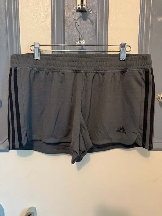 Adidas Pants - Adidas Women's Aeroready Pacer 3-Stripes Training Shorts